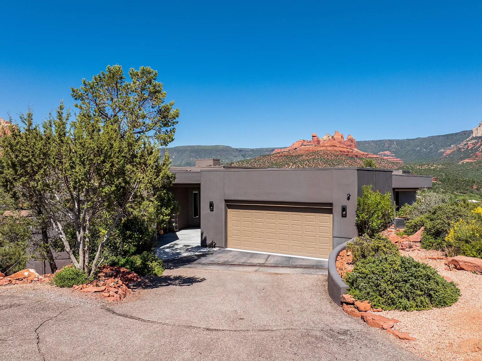 4 bed, 3423 sqft, $6,500 — Photo 3