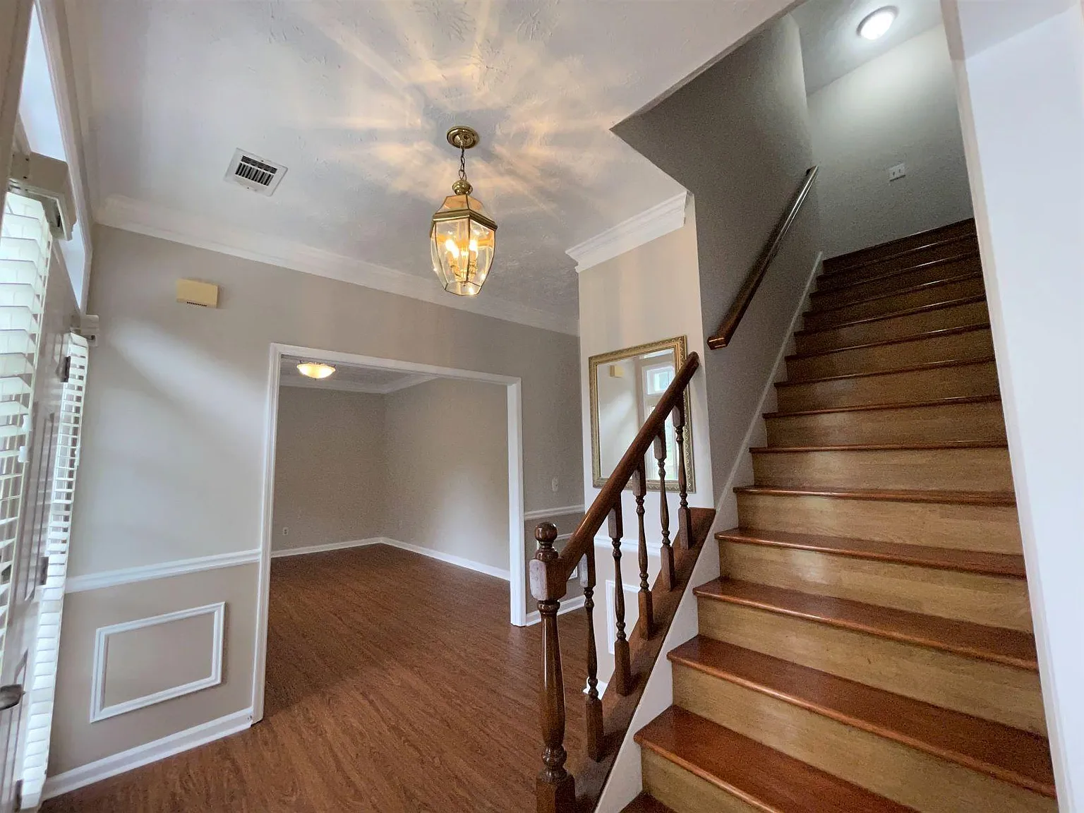 4 bed, 2512 sqft, $2,600 — Photo 4