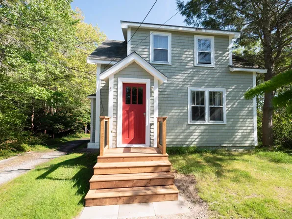 159 King St, Shelburne, NS B0T 1W0