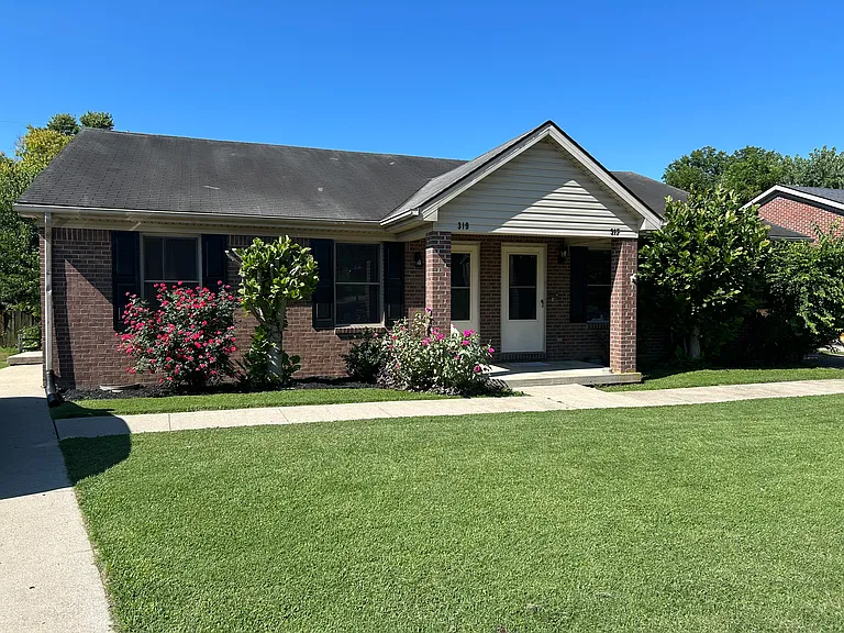 319 Anthony Dr — Photo 8