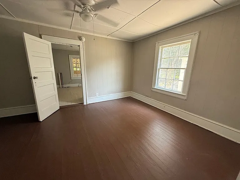 104 Parkview St W — Photo 4