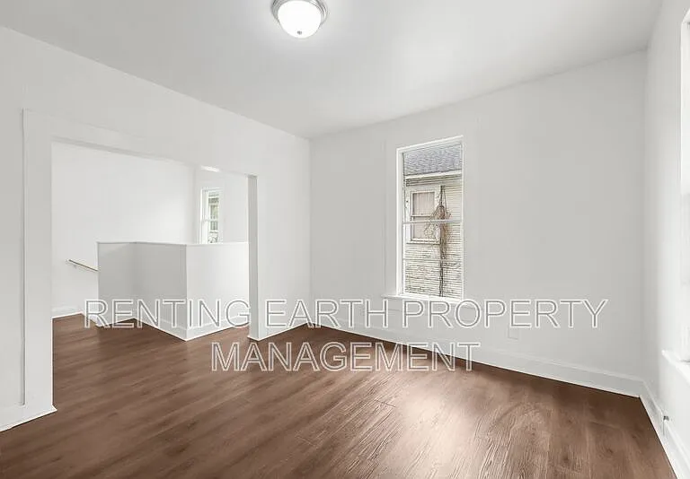 1563 Martin Ave — Photo 10