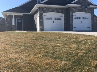 W6937 Hawkfield Ct, Greenville, WI 54942