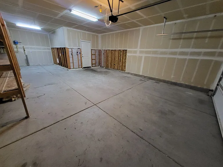 1147 Lahontan Dr — Photo 11