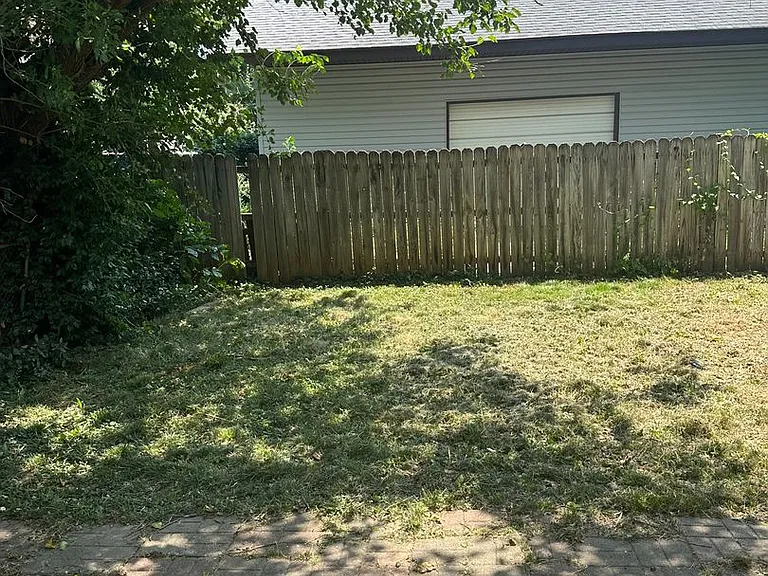 1048 S Jefferson Ave — Photo 10