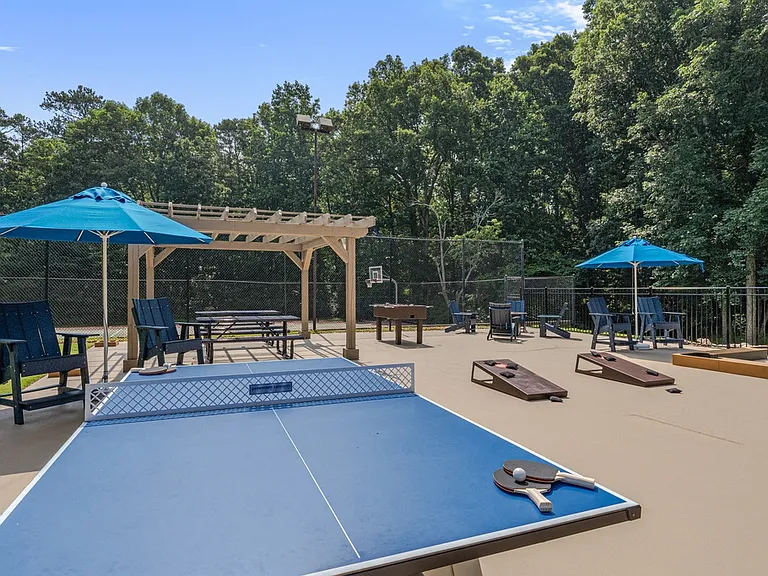 The Retreat at Lake Johnson Apartments — Photo 6