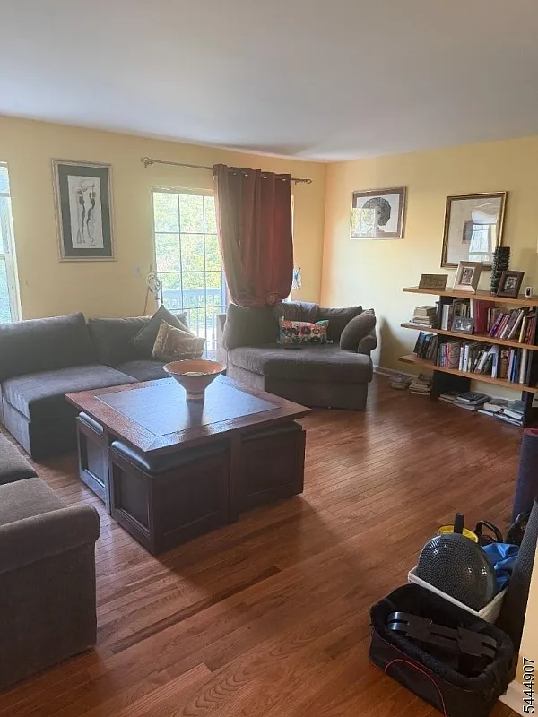 2 bed, 2.5 bath, 1352 sqft, $2,450 — Photo 4