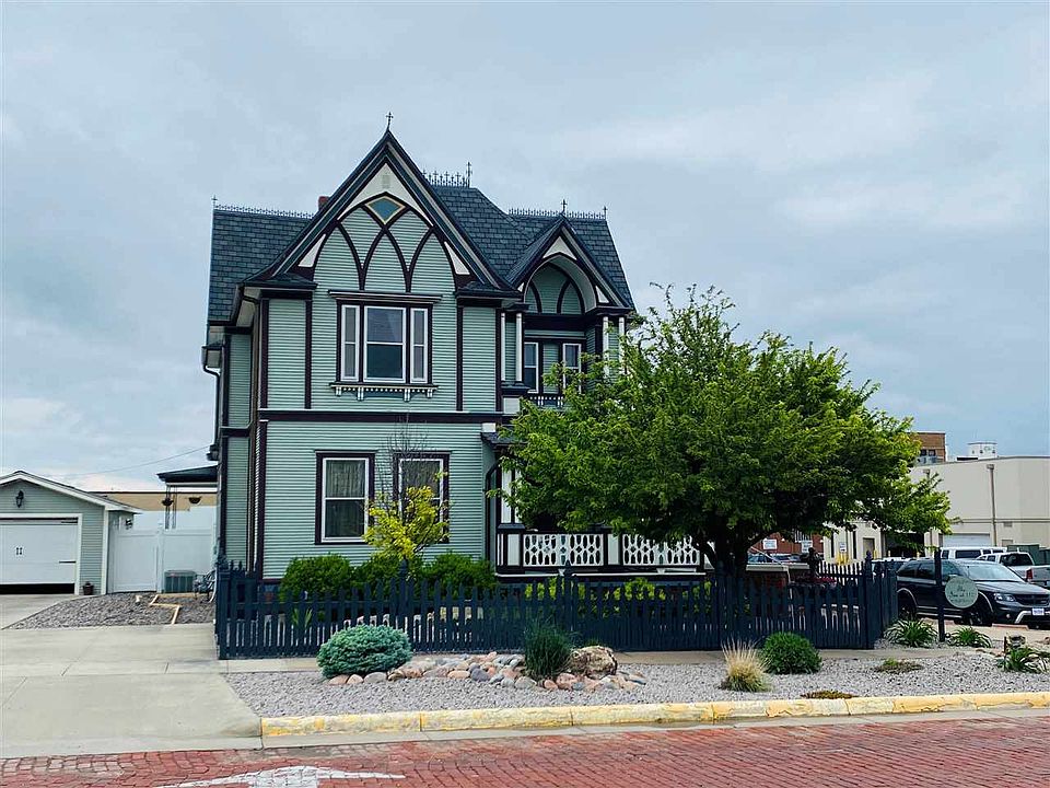 117 W 13th St, Hays, KS 67601 Zillow