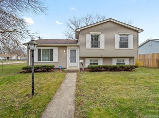 15510 Woodmont St, Romulus, MI 48174