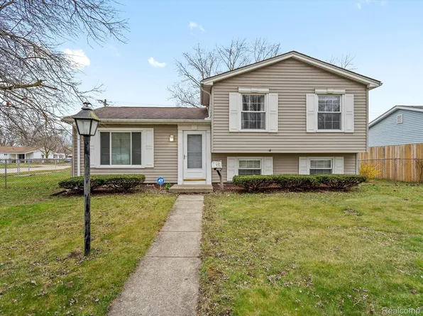 15510 Woodmont St, Romulus, MI 48174