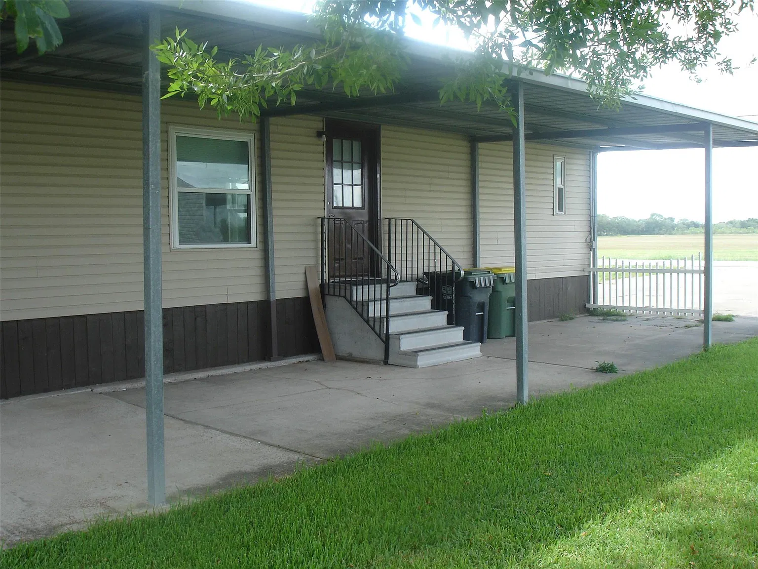 3 bed, 2.0 bath, 1216 sqft, $1,500 — Photo 3