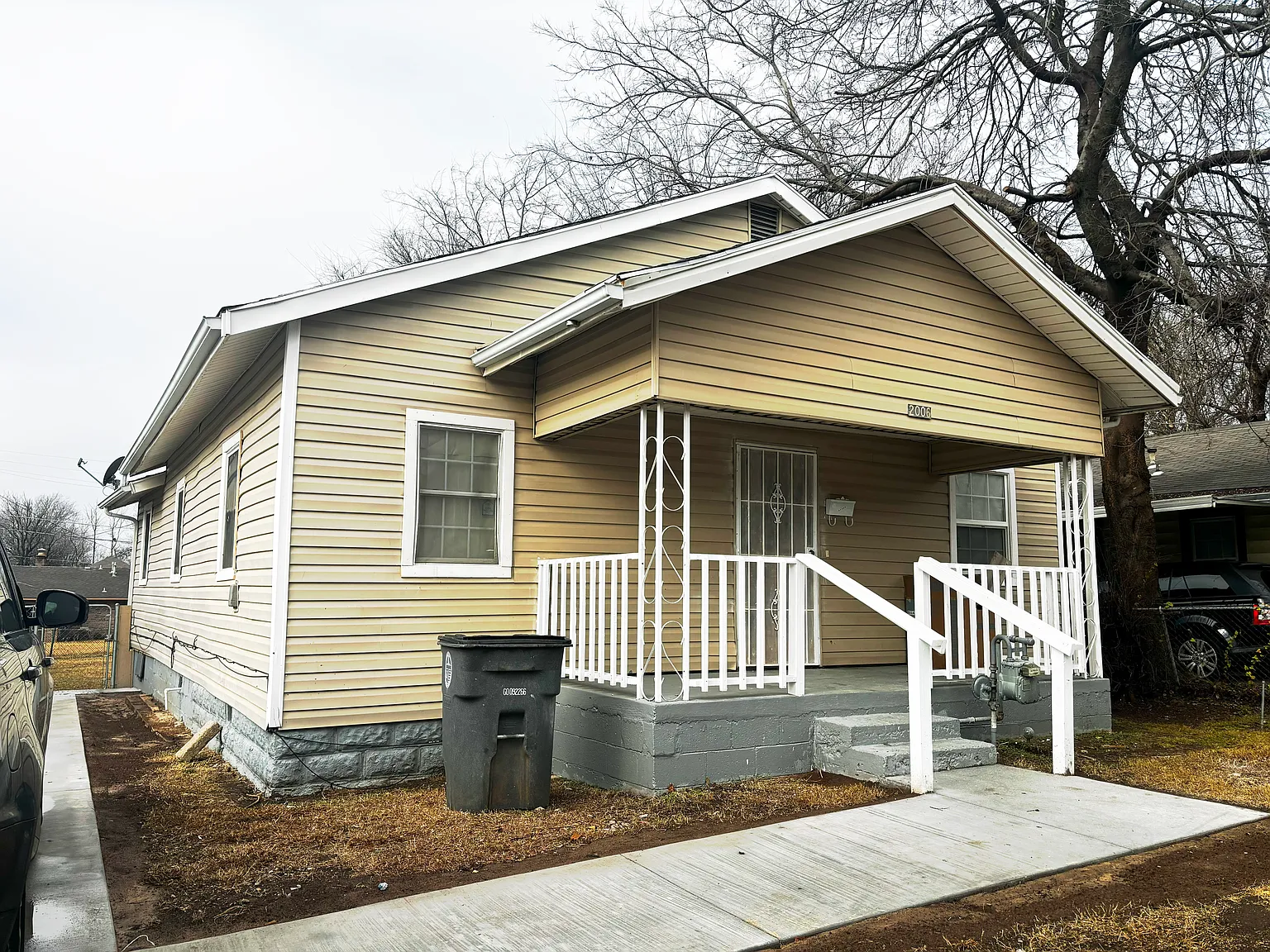 3 bed, 1064 sqft, $1,300 — Photo 1