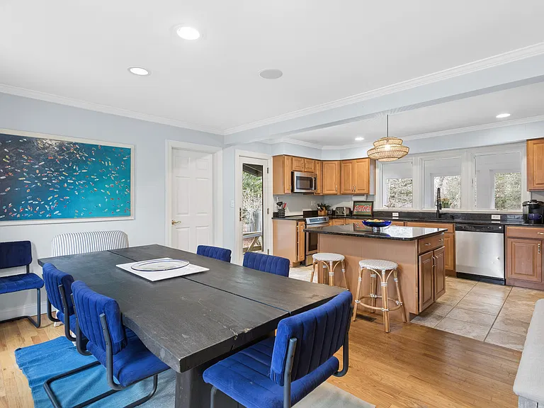 687 Accabonac Rd — Photo 6