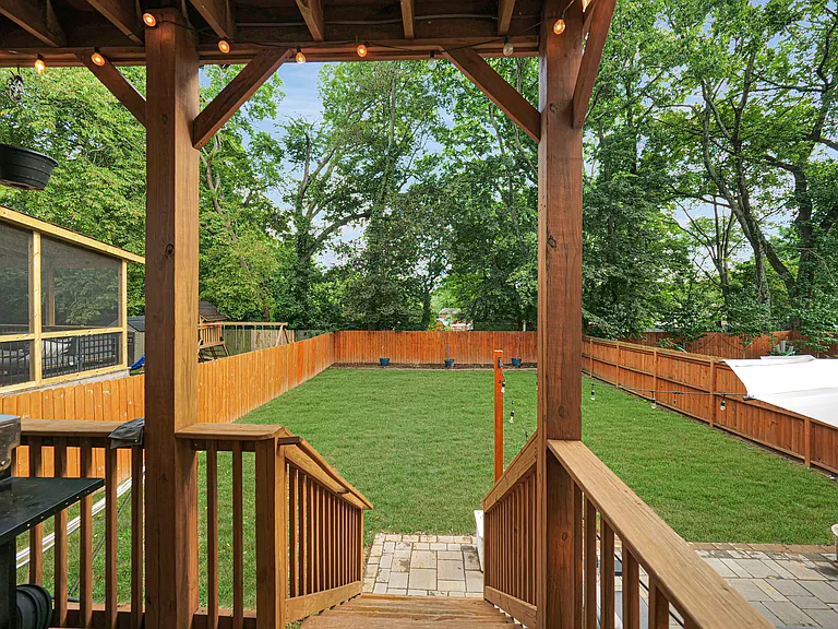 2202 Sheridan Rd — Photo 16