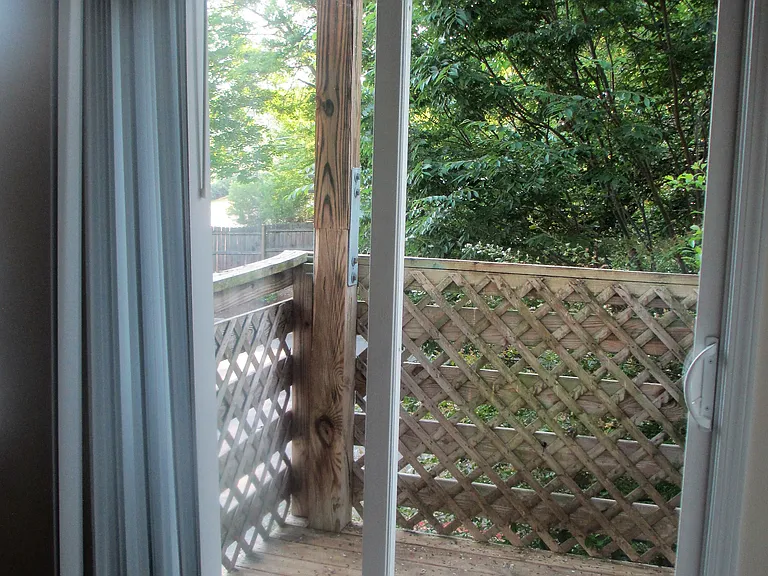 1021 Carlton Ave — Photo 10