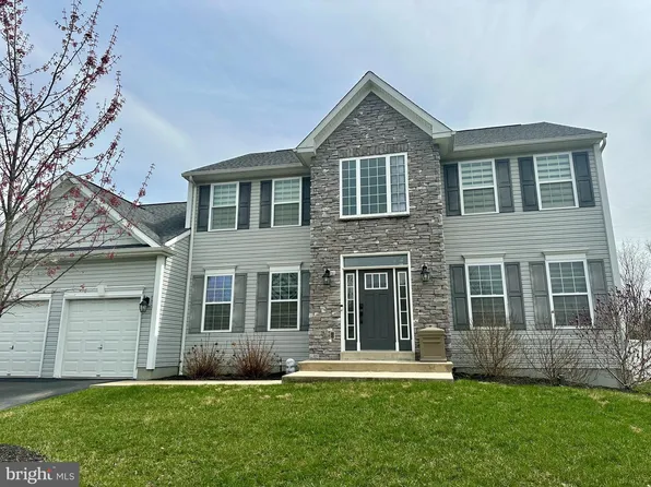 704 Belfair Dr, Dauberville, PA 19533