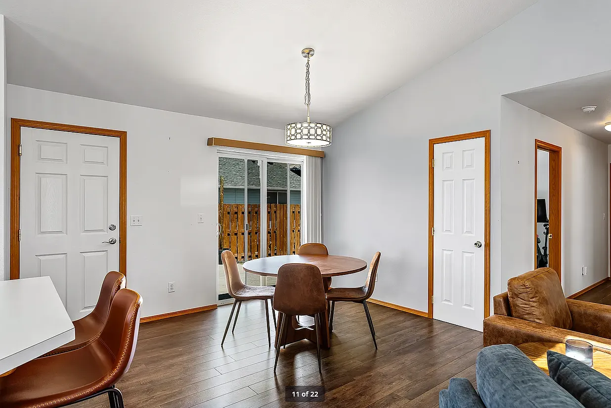 3 bed, 1388 sqft, $1,900 — Photo 4