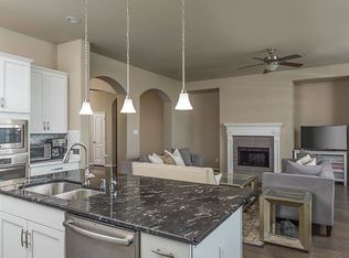 202 Round Lake Dr, Rosenberg, TX 77469