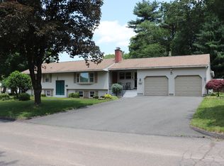 1 Sunrise Cir, Enfield, CT 06082
