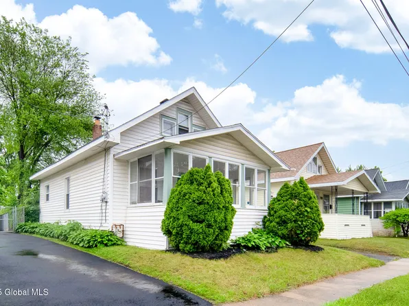 66 Roosevelt Avenue, Schenectady, NY 12304