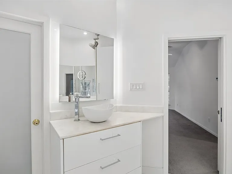 8408 Kenning Ct — Photo 17