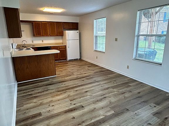 4th image of 1026-1032 Martha Glass Dr #1028