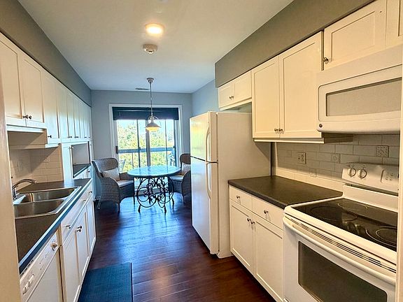 5th image of 501 Lake Hinsdale Dr APT 506