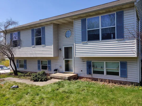 195 Spanglers Mill Rd, New Cumberland, PA 17070