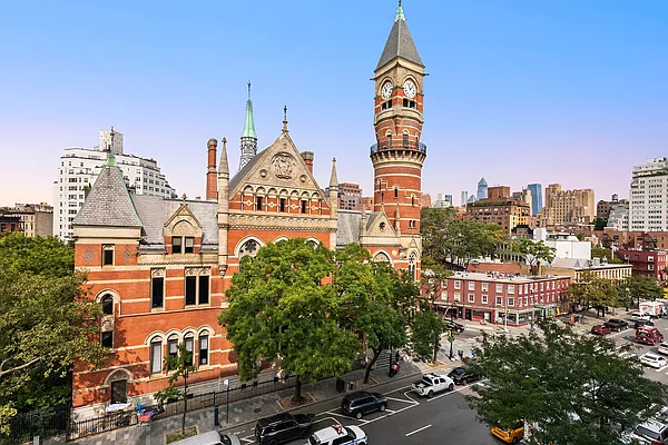 Sold by Compass | media 9
