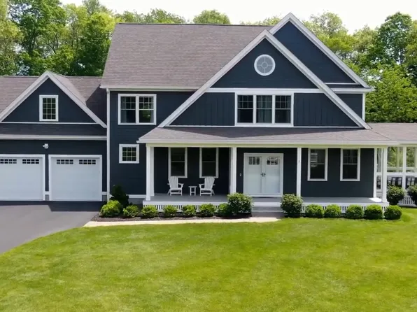 7 Treat Farm Road, Stratham, NH 03885