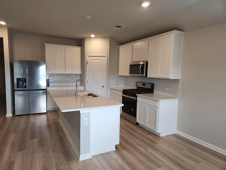 104 Bankside Dr — Photo 33