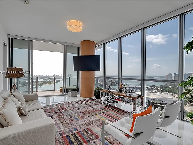 1100 Biscayne Blvd #3901 — Photo 3