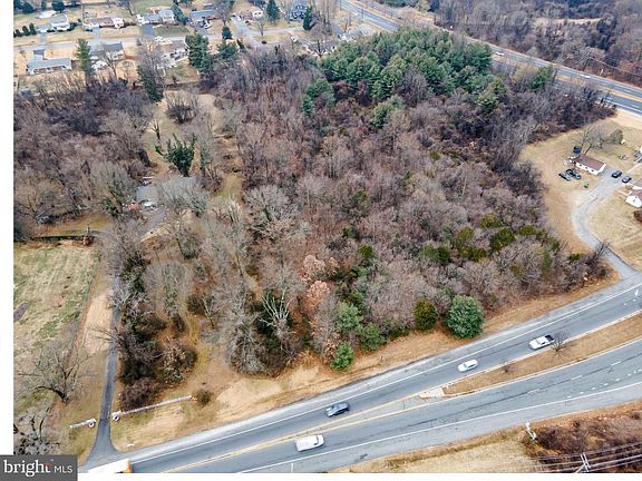 4th image of 1225 Spencerville Rd