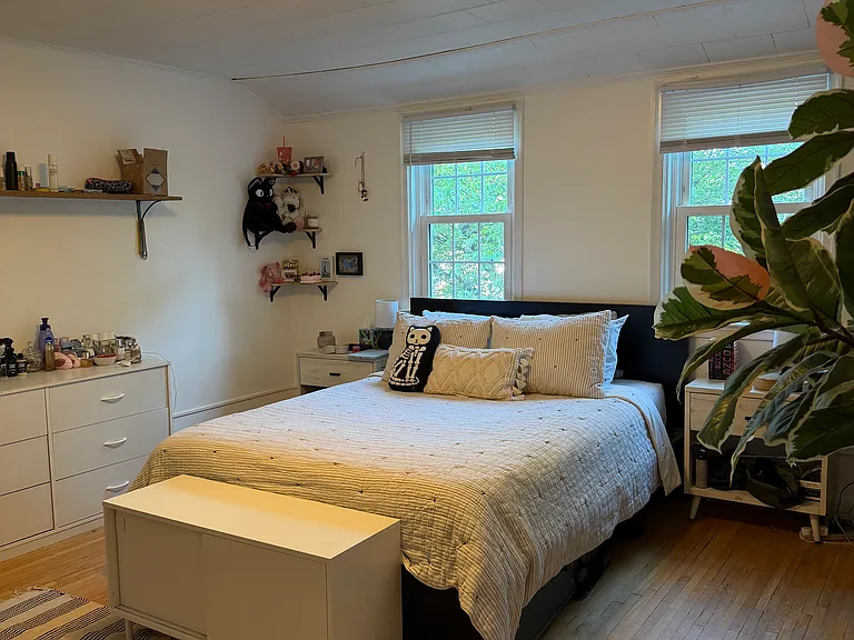 202 Willow Ave — Photo 6