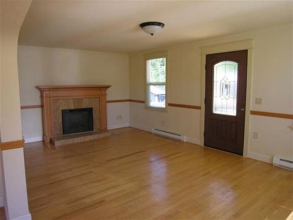 Livingroom FP & hardwood