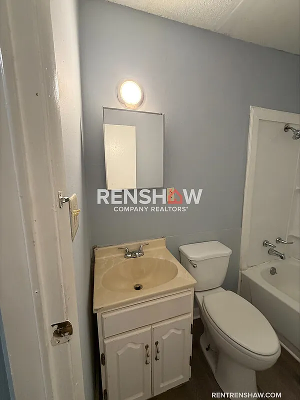 2 bed, 1.0 bath, $825 — Photo 2
