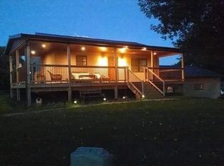 3825 Williams Lake Rd, Center Point, IA 52213