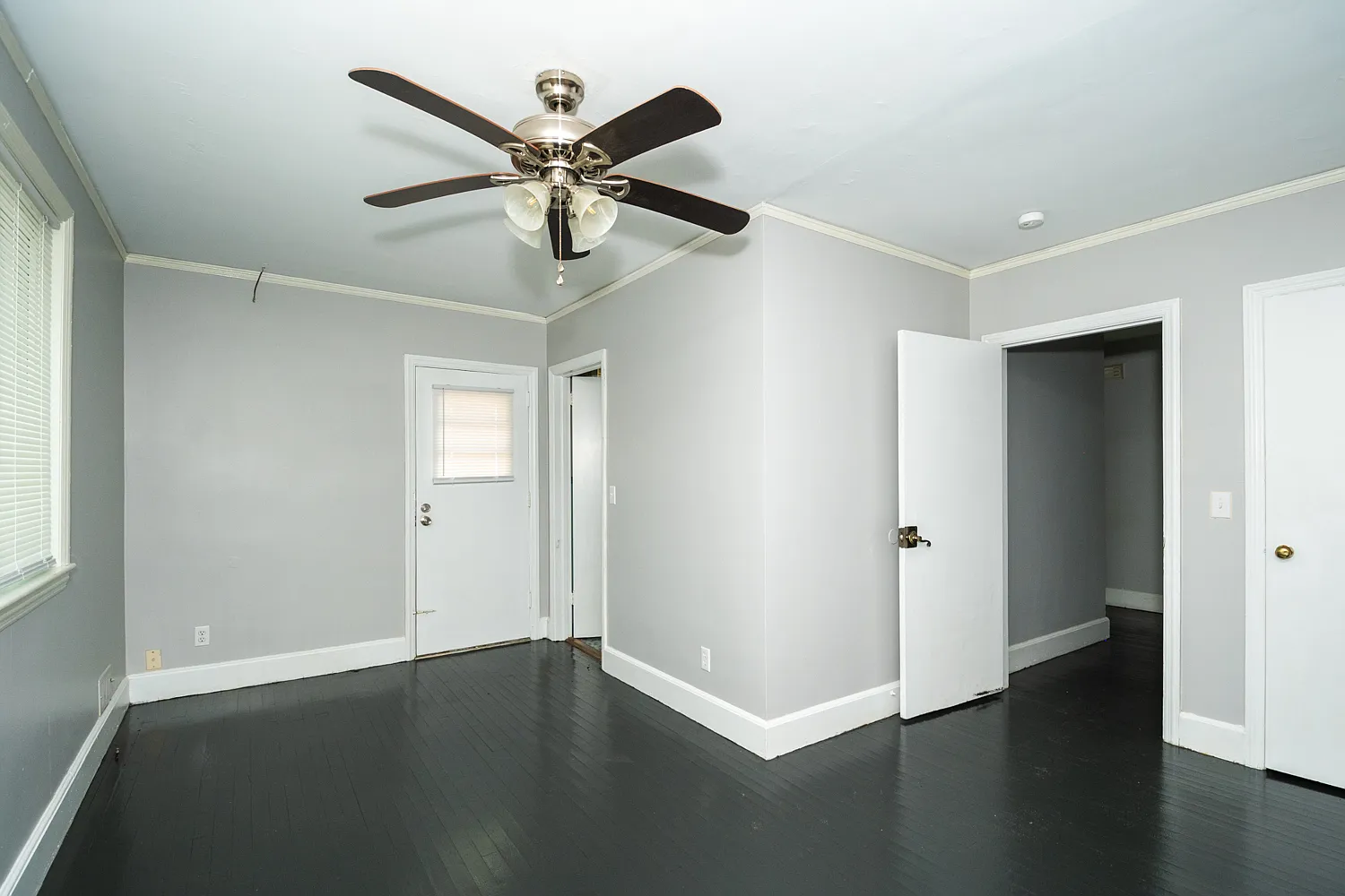 4 bed, 1700 sqft, $3,200 — Photo 3