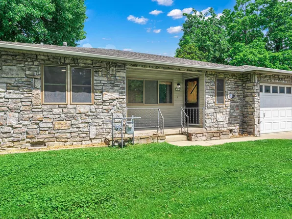 1414 S West Ave, Fayetteville, AR 72701