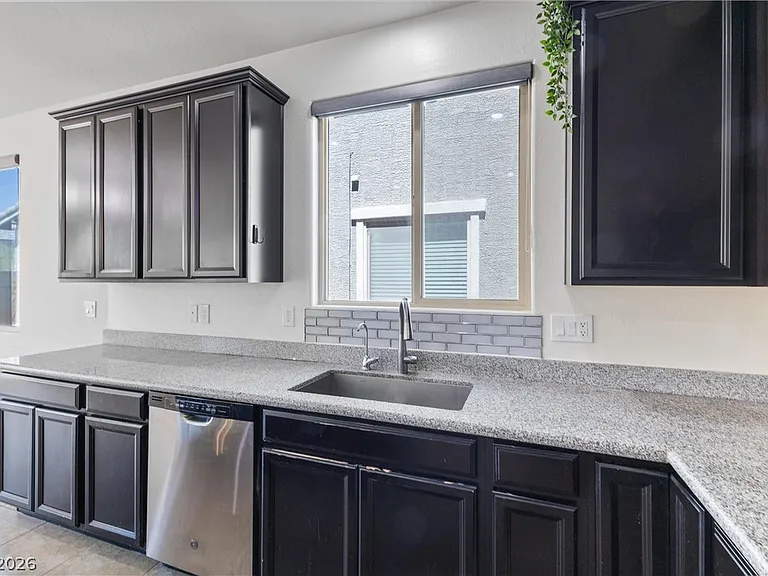 10925 Jordyn Hill St — Photo 12