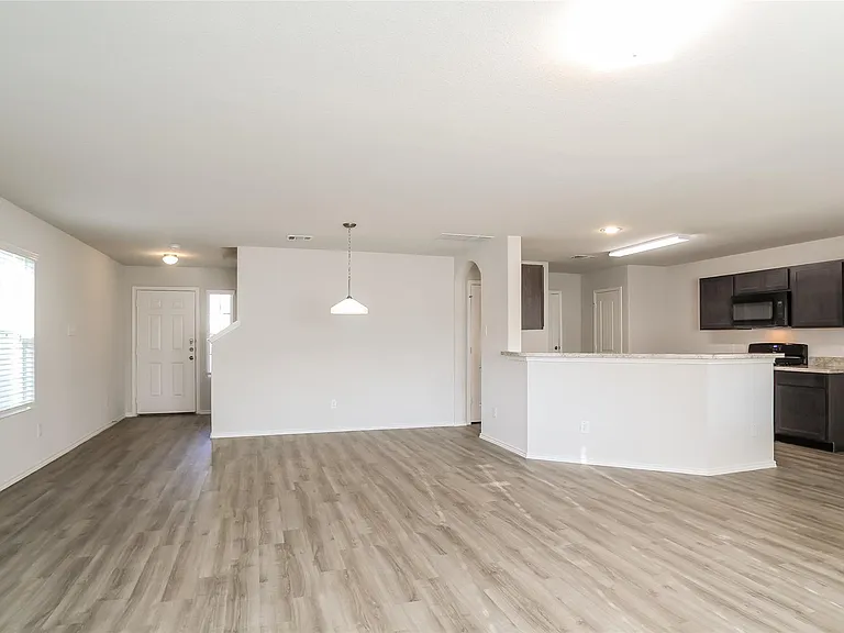8710 W Oaks Dr — Photo 7