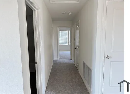 2118 Prairie Ln — Photo 6