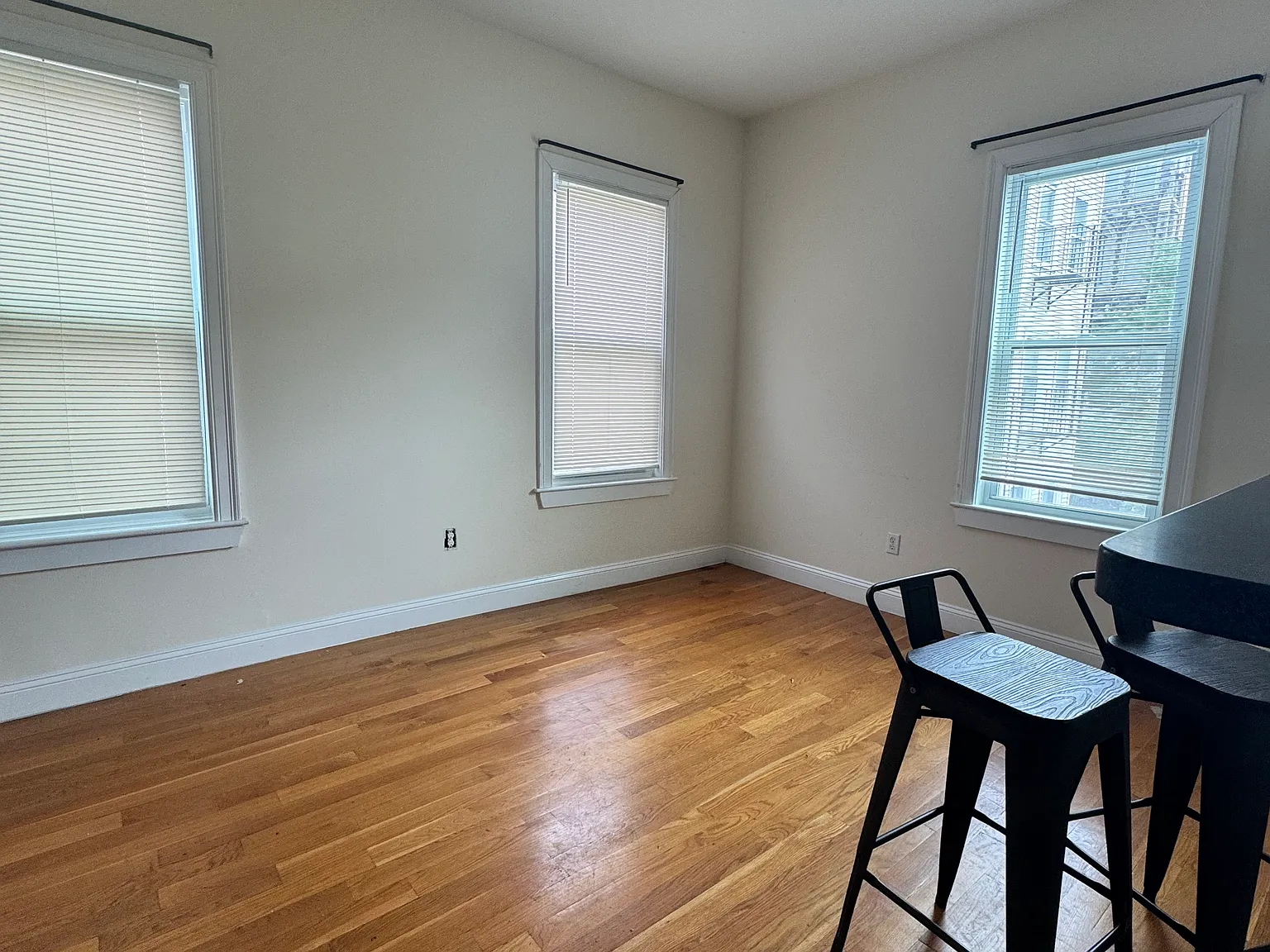 2 bed, 750 sqft, $3,100 — Photo 3