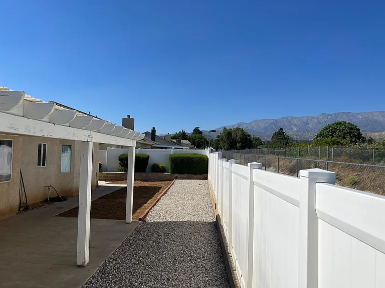 1738 Shane Ln — Photo 6