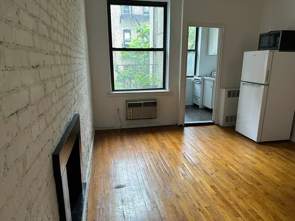 311 East 90th Street image 1 of 6