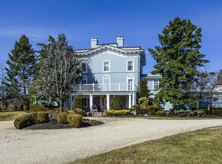 1 Black Point Horseshoe Rd, Rumson, NJ 07760