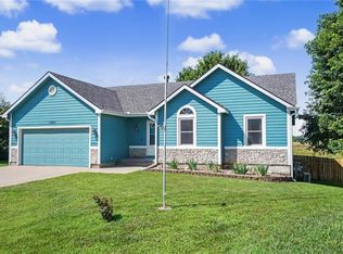 1003 Lisa Ct, Baldwin City, KS 66006