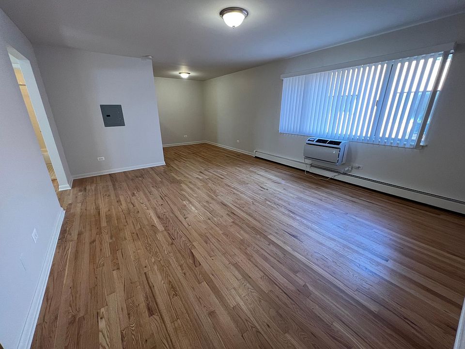 1st image of 6010 N Winthrop Ave APT 206