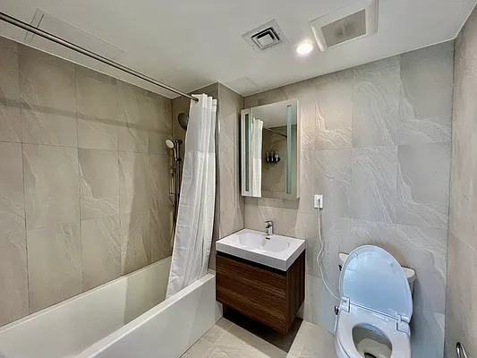 Rented by E Realty International Corp | media 7