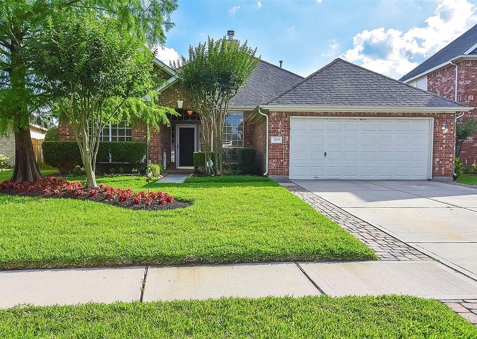 Welcome home to this lovely property meticulously maintained and updated by the original owner!